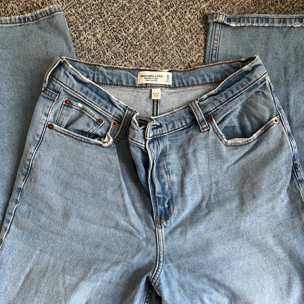 Abercrombie ultra high rise Ankle straight